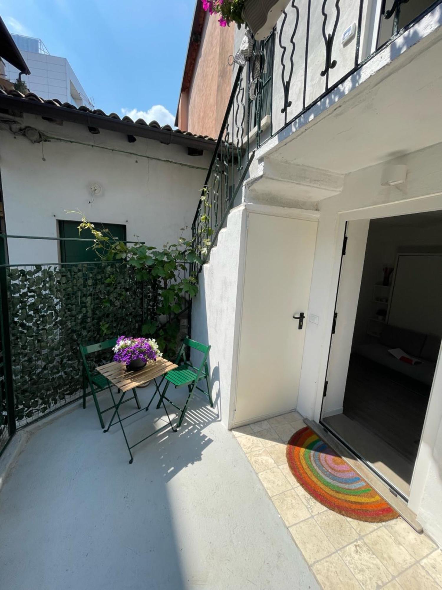 Grazioso Monolocale Apartamento Milão Exterior foto